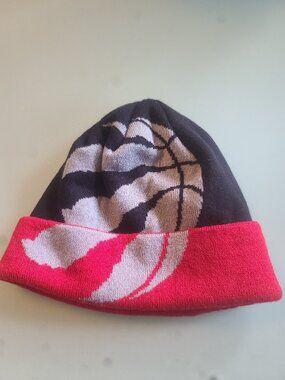 Toronto Raptors' beanie toque